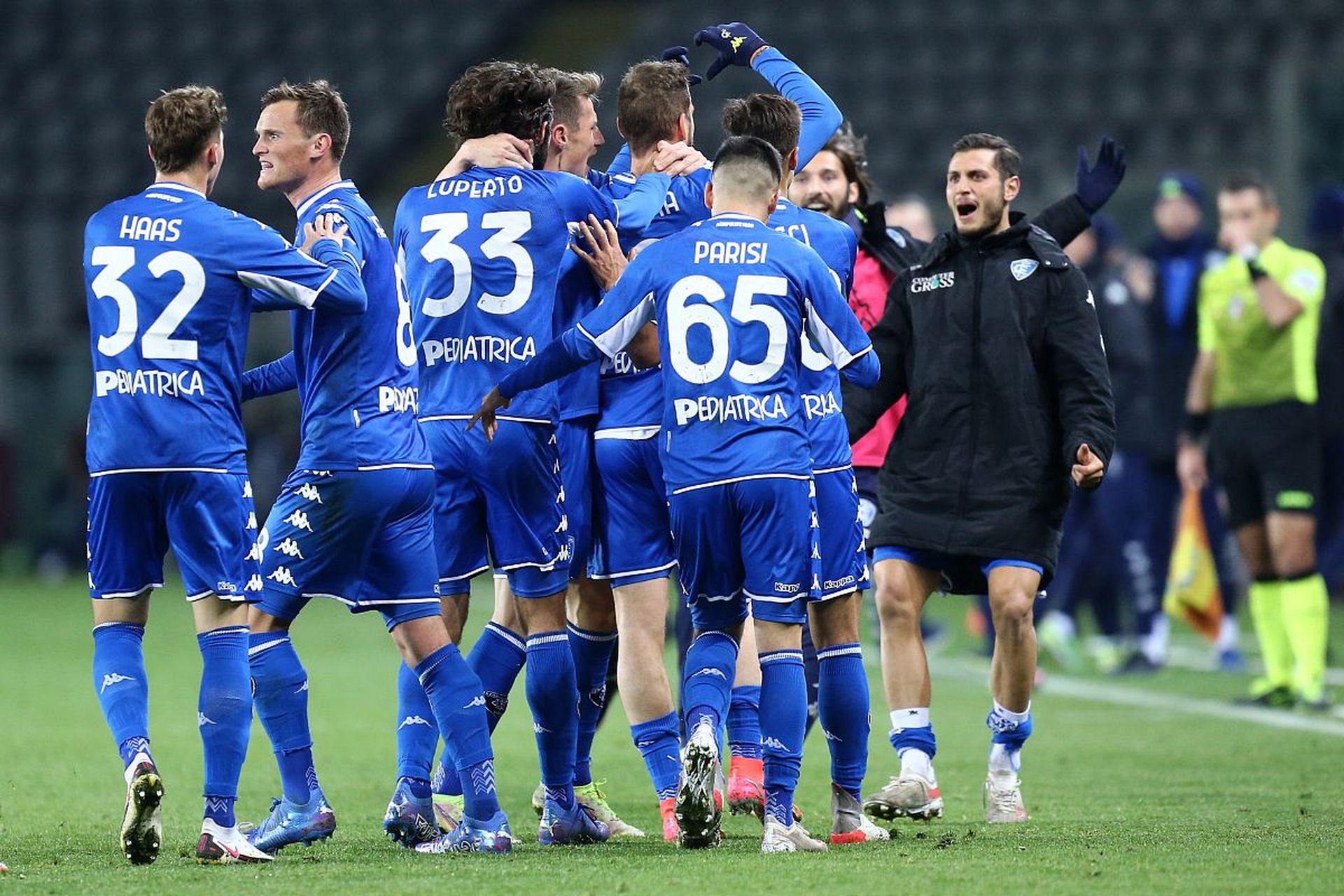 坛崭露头角 坛崭露头角